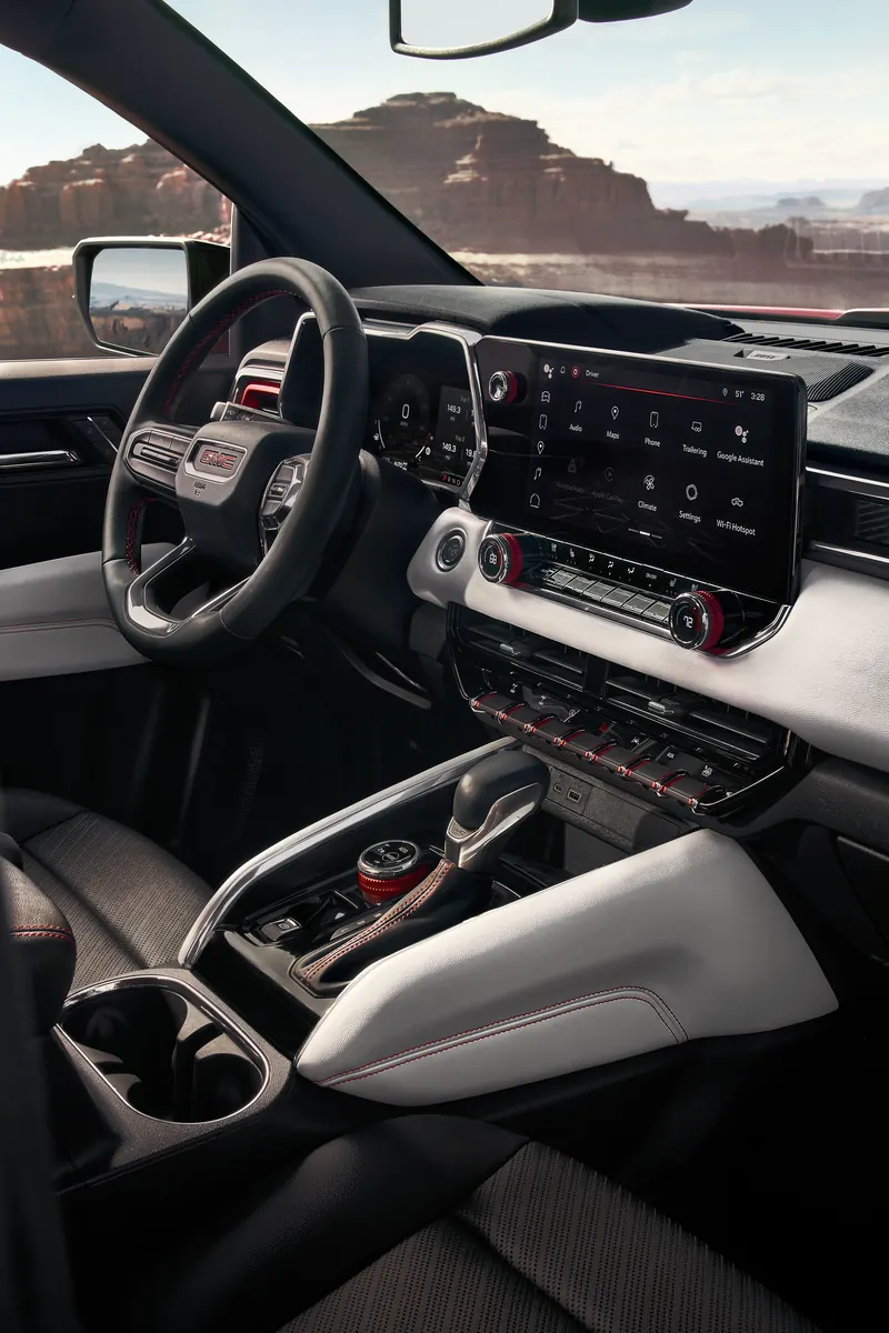 2026 GMC Canyon infotainment system at Toa Baja GMC in TOA BAJA PR